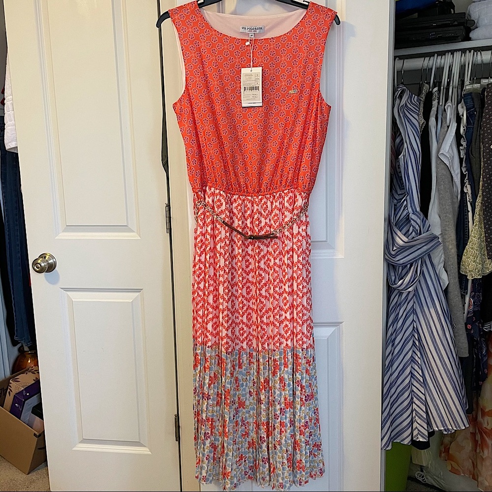 Gorgeous pleated belted dress